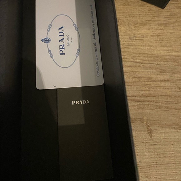 Prada sunglasses - Picture 2 of 5